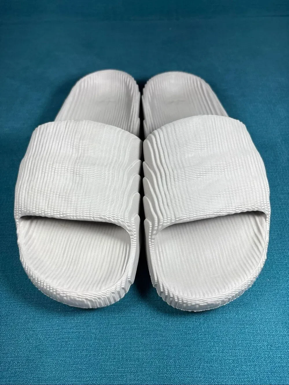 adidas Adilette 22 Slides White Cloud White Men's Size 11 HQ4670